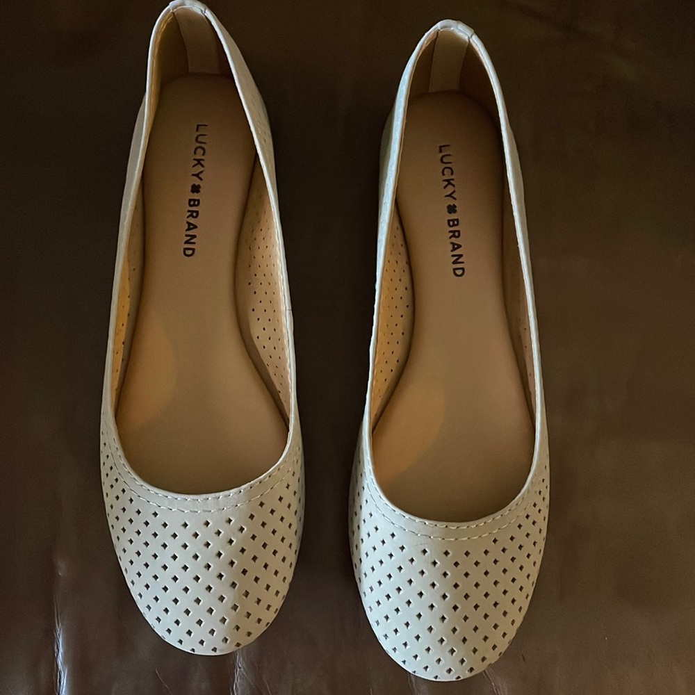 Lucky Brand Everlee Leather Perforated Ballet Flats Taupe 9M great condition